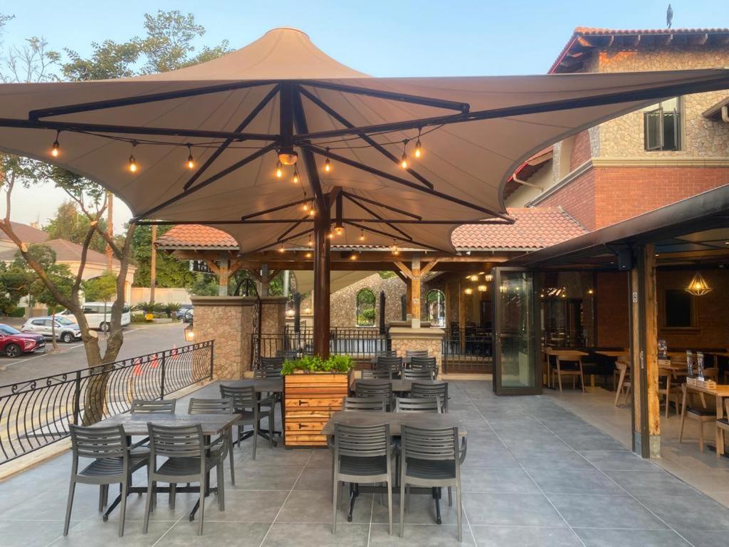 Garden Court Morningside Sandton Johannesburgo Exterior foto